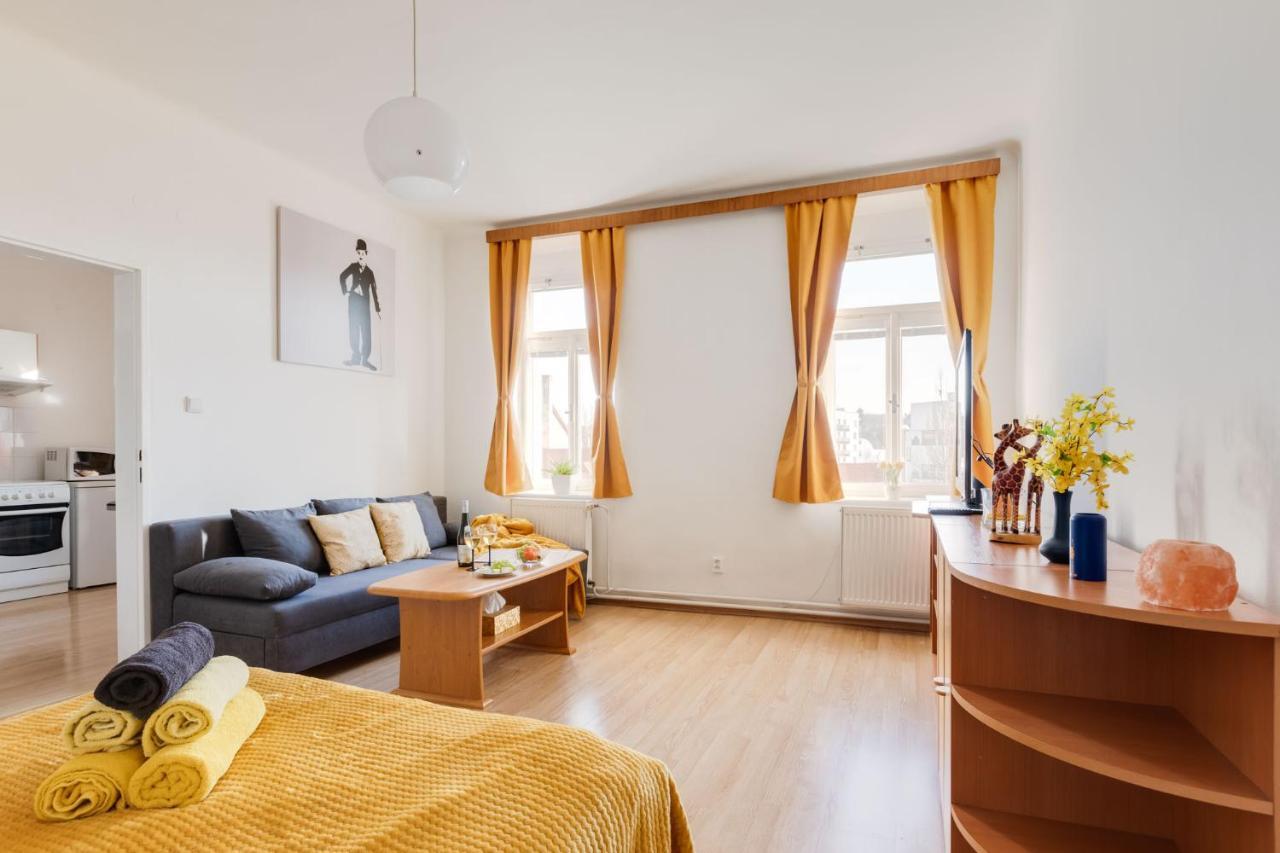 Sunshine Apartment Near The City Center Prague Luaran gambar